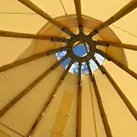 Les Insolites De La Base Nautique Lodge Verneuil (Charente)