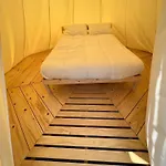 Les Insolites De La Base Nautique Lodge Verneuil (Charente)