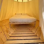 Les Insolites De La Base Nautique Lodge Verneuil (Charente)