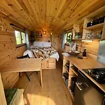 Les Insolites De La Base Nautique Lodge Verneuil (Charente)