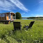 Lodge Les Insolites De La Base Nautique Verneuil (Charente)
