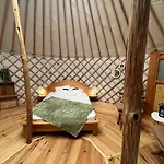 Les Insolites De La Base Nautique Lodge *