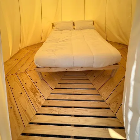 Les Insolites De La Base Nautique Lodge Verneuil (Charente)