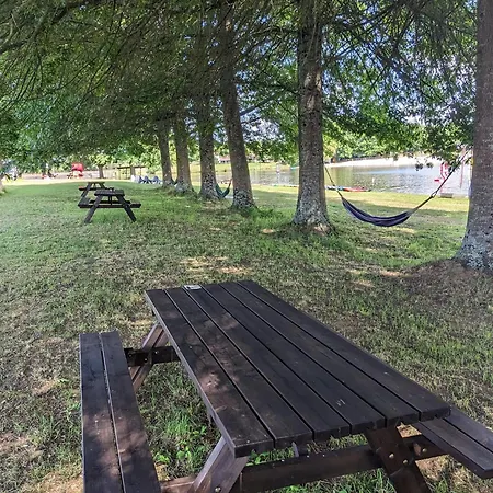 Les Insolites De La Base Nautique Lodge *