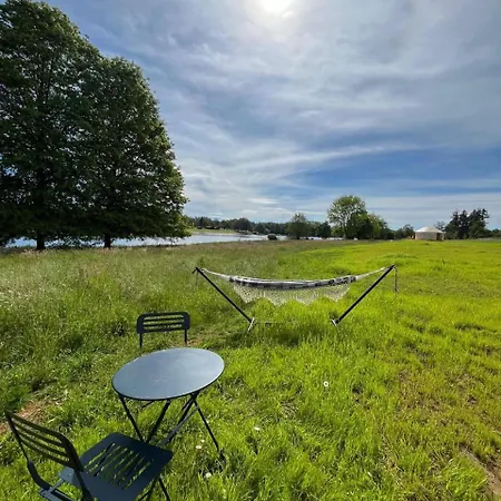 Les Insolites De La Base Nautique Lodge