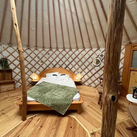 Les Insolites De La Base Nautique Lodge *
