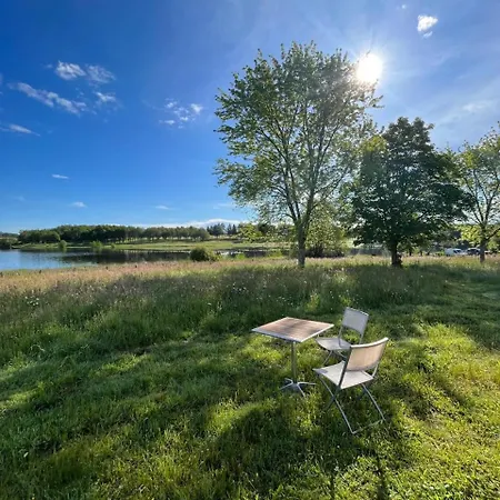Les Insolites De La Base Nautique Lodge *